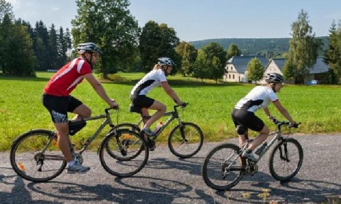 Asd -Sport E Giovani Hotel Borgofranco d'Ivrea Eksteriør billede